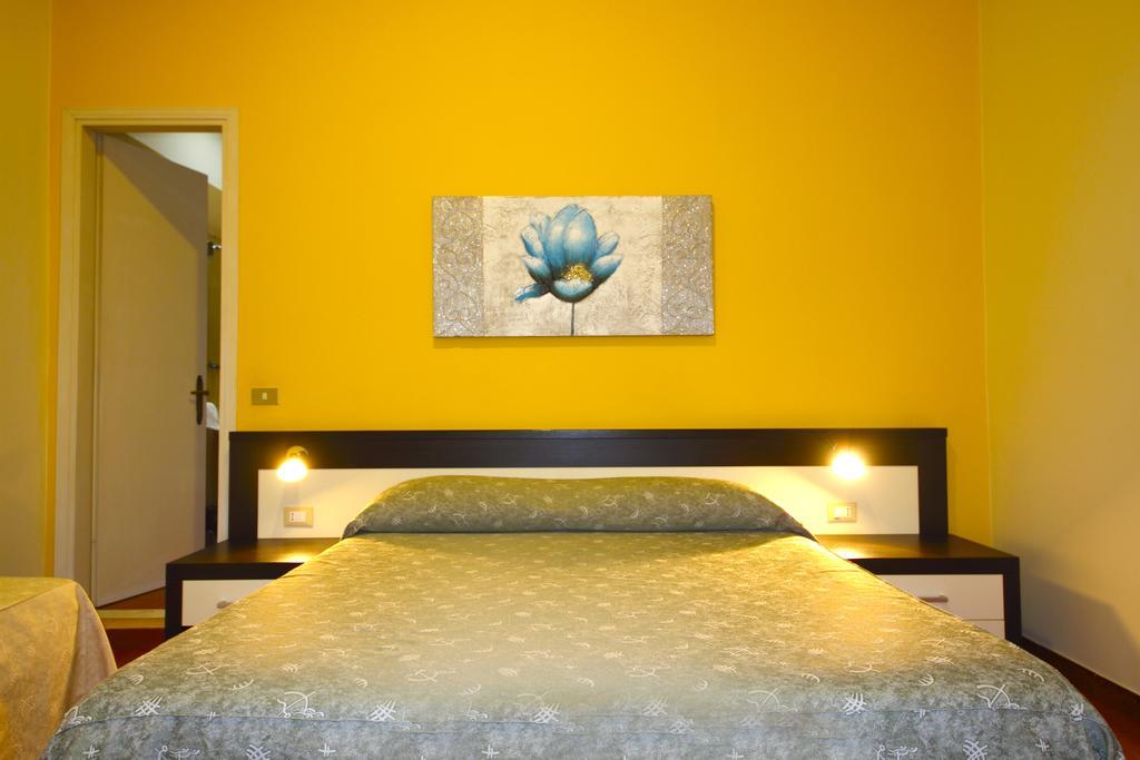 Albergo La Quiete デセンツァーノ・デル・ガルダ エクステリア 写真